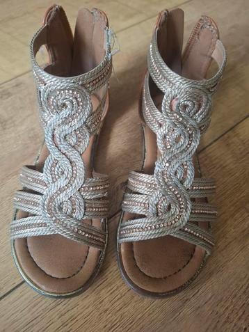 sandalen kind maat 28 goud glitters beschikbaar voor biedingen