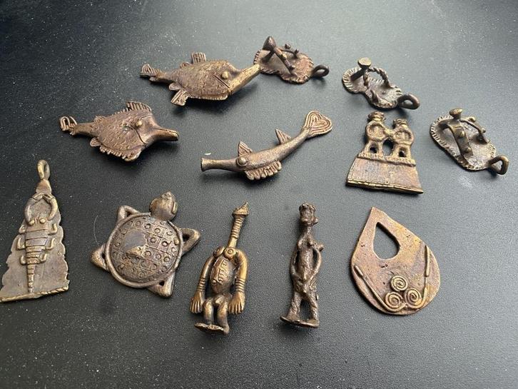 12 bronzen gewichten voor het wegen van Akan Goudpoeder S2, Antiek en Kunst, Antiek | Koper en Brons, Brons, Ophalen of Verzenden