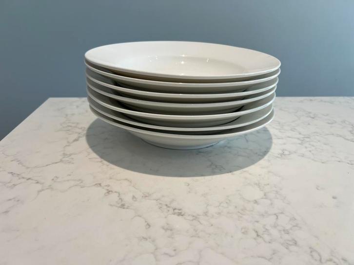 Maxwell & Williams diepe borden 27,5 cm, Huis en Inrichting, Keuken | Servies, Zo goed als nieuw, Bord(en), Overige stijlen, Porselein