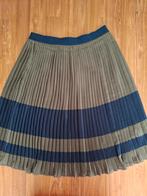 Geplooide rok met blauwe strepen merk Freequent, maat L., Kleding | Dames, Rokken, Maat 42/44 (L), Ophalen of Verzenden, Onbekend