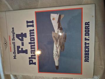 Engelstalig boek over de F-4 Phantom. beschikbaar voor biedingen