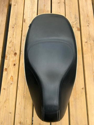 Vespa Sprint buddyseat zadel nette staat beschikbaar voor biedingen