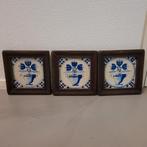 Delftsblauwe tegels in houten frame (3 stuks), Antiek en Kunst, Antiek | Wandborden en Tegels, Ophalen of Verzenden