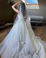 Elegante witte trouwjurk met kant, Ophalen of Verzenden, Zo goed als nieuw, Wit, Trouwjurk