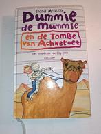 Dummy de Mummie en de Tombe van Achnetoet, Boeken, Ophalen of Verzenden, Zo goed als nieuw, Tosca Menten, Fictie