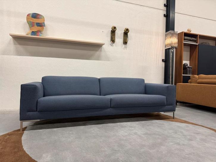 Design on Stock Aikon 4 zits Bank Ploegwool Denim, Huis en Inrichting, Banken | Bankstellen, Rechte bank, Driepersoons, 200 tot 250 cm