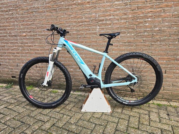 Cube Dames Elektrische Mountainbike, Fietsen en Brommers, Elektrische fietsen, Gebruikt, Cube, 47 tot 51 cm, 50 km per accu of meer