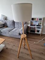Staande lamp hout IKEA, Huis en Inrichting, Lampen | Vloerlampen, Ophalen, Zo goed als nieuw, Hout