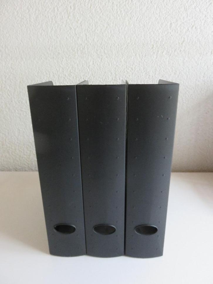 3 zwarte geperforeerde lectuurbakken, tijdschriftencassettes, Huis en Inrichting, Woonaccessoires | Krantenbakken en Lectuurbakken