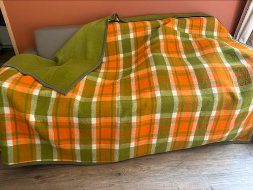 Vintage / retro dralon deken 2 faces: geruit / effen 🧡💚, Huis en Inrichting, Slaapkamer | Beddengoed, Gebruikt, Deken of Dekbed