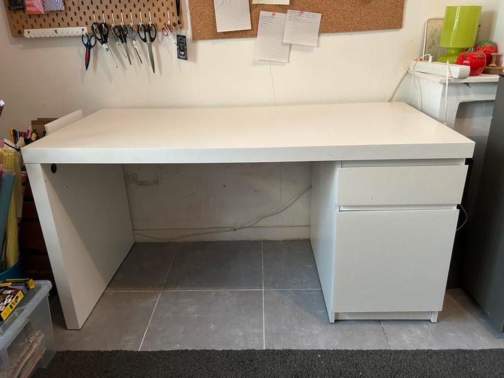 Ikea Malm bureau 140x65, Huis en Inrichting, Bureaus, Gebruikt, Bureau, Ophalen