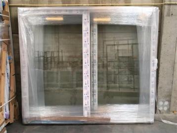 Kunststof kiep schuifpui 250b x 215h beschikbaar voor biedingen
