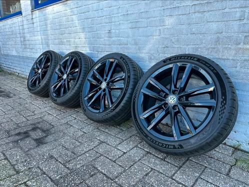 OEM VW Pamplona 17 inch 5x100 R-Line Polo AW 2G Michelin PS5, Auto-onderdelen, Banden en Velgen, Banden en Velgen, Zomerbanden