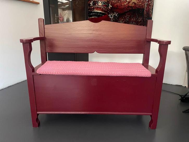 Antiek Klepbankje met Opbergruimte en Kussen - Rood/Roze, Antiek en Kunst, Antiek | Meubels | Stoelen en Banken, Ophalen