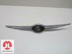 EMBLEEM LOGO VOORZIJDE CHRYSLER VOYAGER, Auto-onderdelen, Gebruikt, -, Ophalen of Verzenden, -