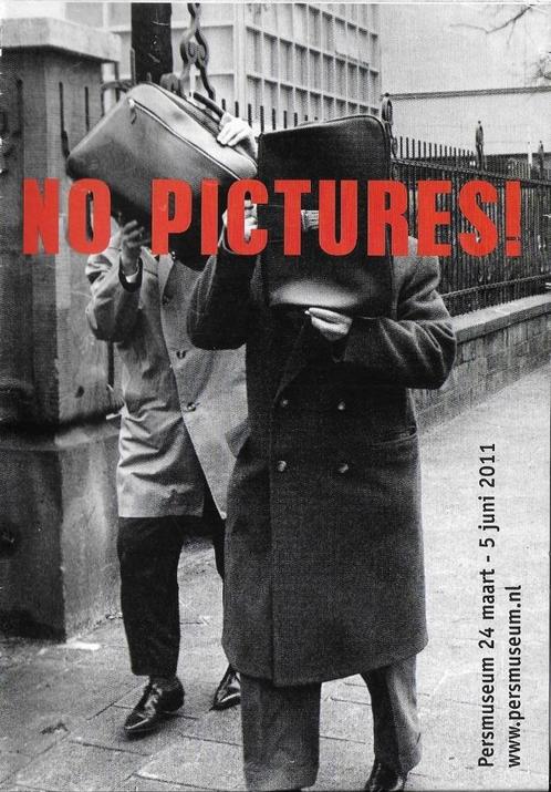 NO PICTURES! catalogus affiche persmuseum 2011, Verzamelen, Foto's en Prenten, Gebruikt, Foto, Overige onderwerpen, Ophalen of Verzenden