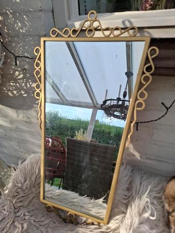 Spiegel ijzer frame beschikbaar voor biedingen