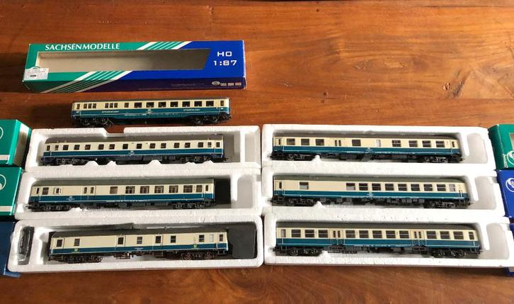 Set van 7 personen/bagage/post/slaapwagons van de DB/DR, Hobby en Vrije tijd, Modeltreinen | H0, Gebruikt, Wagon, Gelijkstroom