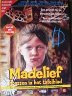 Madelief krassen in het tafelblad