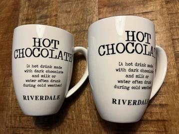 2 XXL Riverdale Mokken Hot Chocolate Z.g.a.n. beschikbaar voor biedingen