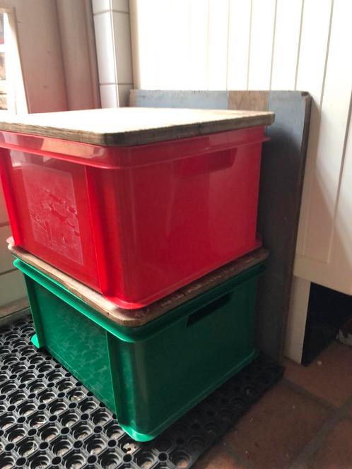 2 Kampeerkratten+Inhoud. Kratjes=zitplaats! +Waterjerrycan, Caravans en Kamperen, Kampeeraccessoires, Gebruikt, Ophalen