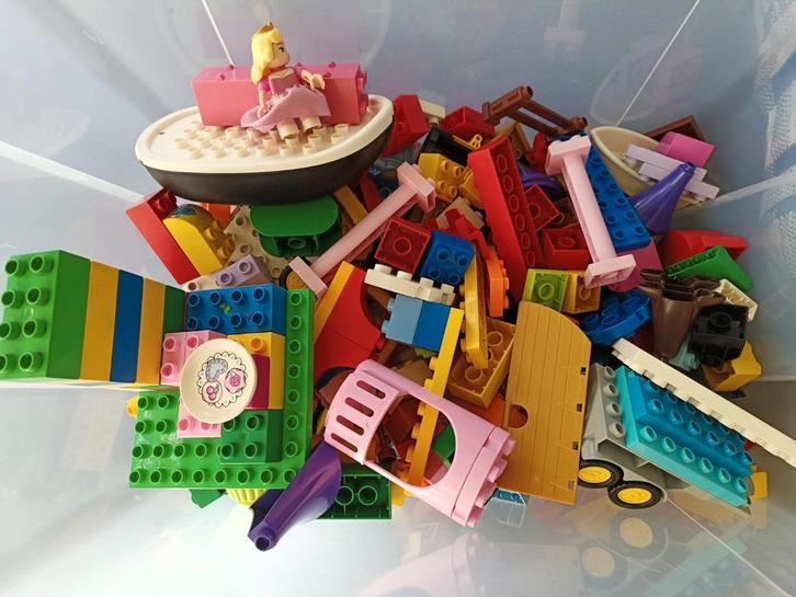 Grote hoeveelheid Duplo, o.a. Prinsessen kasteel, Kinderen en Baby's, Speelgoed | Bouwstenen, Zo goed als nieuw, Ophalen of Verzenden