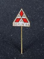 AAA Berlin '88 speld, Verzamelen, Speldjes, Pins en Buttons, Sport, Ophalen of Verzenden, Zo goed als nieuw
