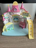 Sylvanian Families kinderopvang kasteel, Ophalen of Verzenden, Zo goed als nieuw, Poppenhuis