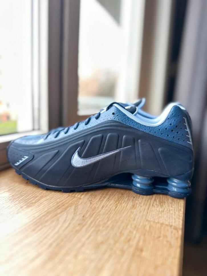Nike Shox R4 - nieuw/origineel - maat 44 & 44,5, Kleding | Heren, Schoenen, Nieuw, Sneakers of Gympen, Blauw, Ophalen of Verzenden