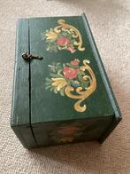 Kistje hout Volksschilderkunst // hoog  12x20x9.5 cm, Ophalen of Verzenden