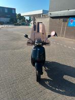 Vespa sprint snor 2015, Fietsen en Brommers, Ophalen, Zo goed als nieuw, 50 cc