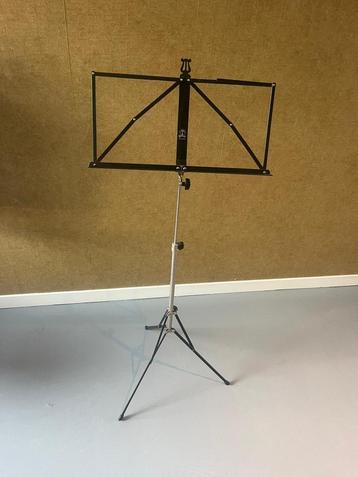 Muziek standaard beschikbaar voor biedingen