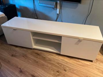 Ikea TV meubel beschikbaar voor biedingen