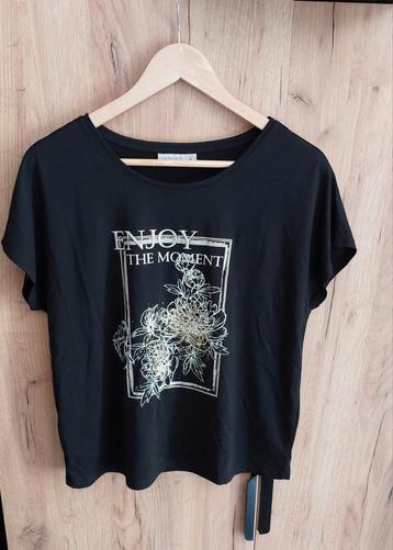 t Shirt zwart+gouden print M🙂 beschikbaar voor biedingen