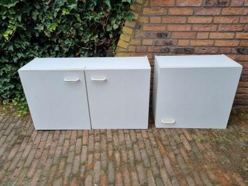 Gratis af te halen: Hangkastjes voor in een garage