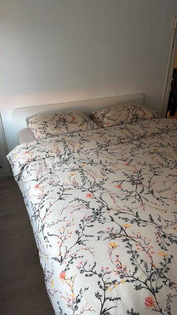 Ikea bed met lattenbodem - afbeelding 1