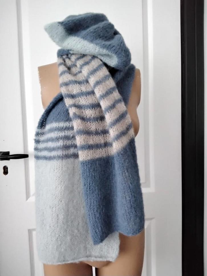Handgebreide sjaal van zijde/ alpaca- Nieuw!, Kleding | Dames, Mutsen, Sjaals en Handschoenen, Nieuw, Sjaal, Ophalen of Verzenden