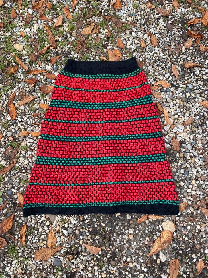 Prachtige handgemaakte rok mt S, Kleding | Dames, Rokken, Gedragen, Maat 36 (S), Rood, Onder de knie, Verzenden
