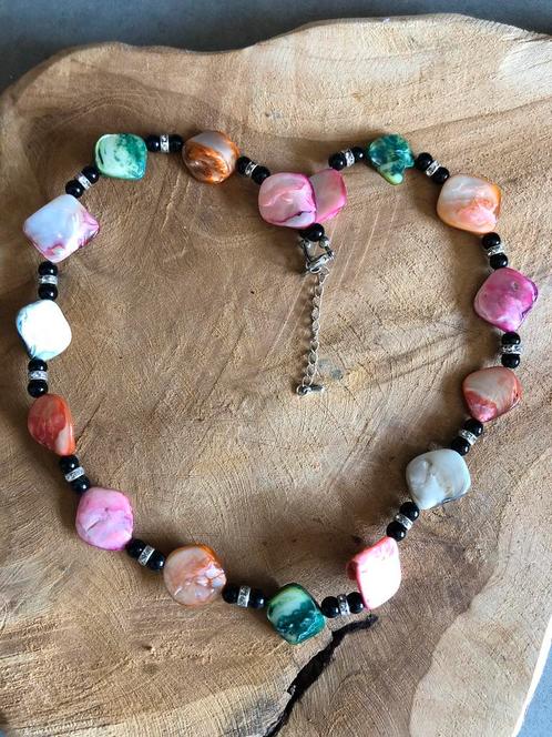 Nieuw! Multicolor/ zwart met strasskralen ketting, Sieraden, Tassen en Uiterlijk, Kettingen, Nieuw, Overige kleuren, Verstelbaar