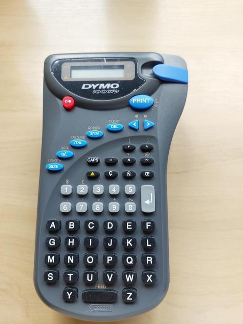 -792-  Dymo 1000 Plus electronic labelmaker, Computers en Software, Labelprinters, Gebruikt, Ophalen of Verzenden