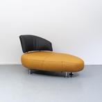 2x Leolux Kikko chaise longue maïsgeel/zwart nieuwstaat!, Ophalen of Verzenden, Zo goed als nieuw