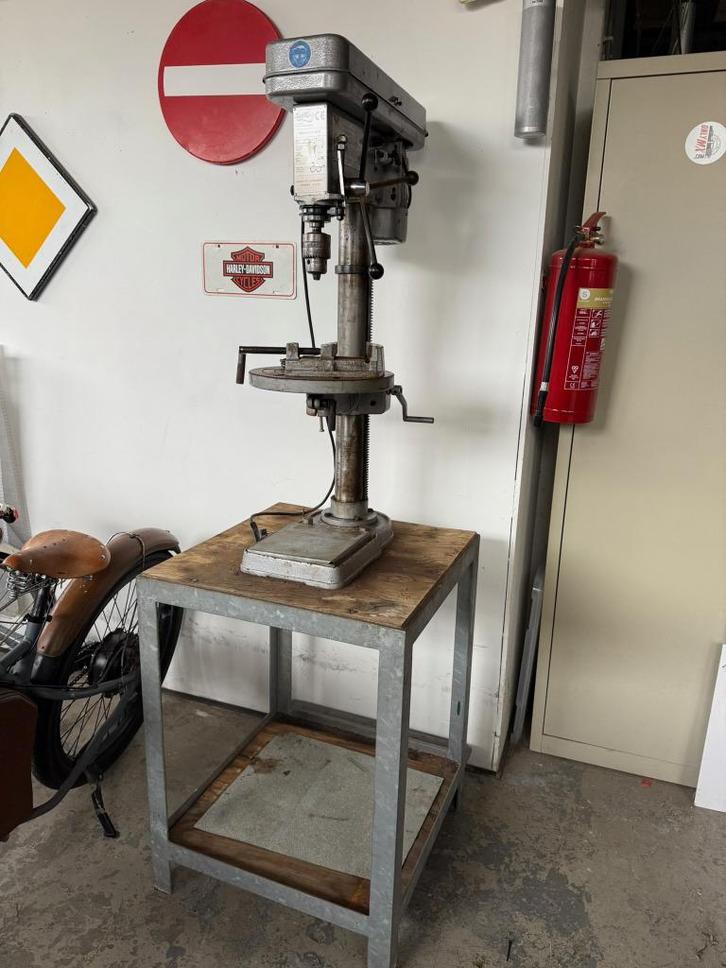 Muvema kolomboor op verrijdbare boortafel, Doe-het-zelf en Verbouw, Gereedschap | Machine-onderdelen en Toebehoren, Gebruikt, Ophalen