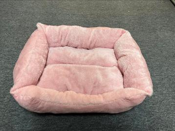 Hondenmand/kattenmand roze beschikbaar voor biedingen