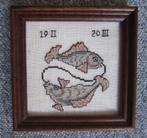 handgeborduurd sterrenbeeld VISSEN in houten lijstje, Ophalen of Verzenden