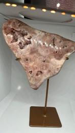 Roze amethist op standaard 850 gram, Ophalen of Verzenden, Mineraal