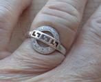 zilveren meander ring met heldere steentjes [174], Sieraden, Tassen en Uiterlijk, Verzenden, Zo goed als nieuw, 17 tot 18, Dame