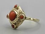Gouden antieke ring met bloedkoraal. 2025/645., Sieraden, Tassen en Uiterlijk, Ringen, 18 tot 19, ., Ophalen of Verzenden, Zo goed als nieuw