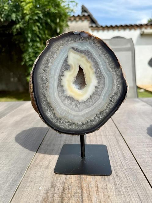 Agaat op standaard #4, Verzamelen, Mineralen en Fossielen, Mineraal, Ophalen of Verzenden