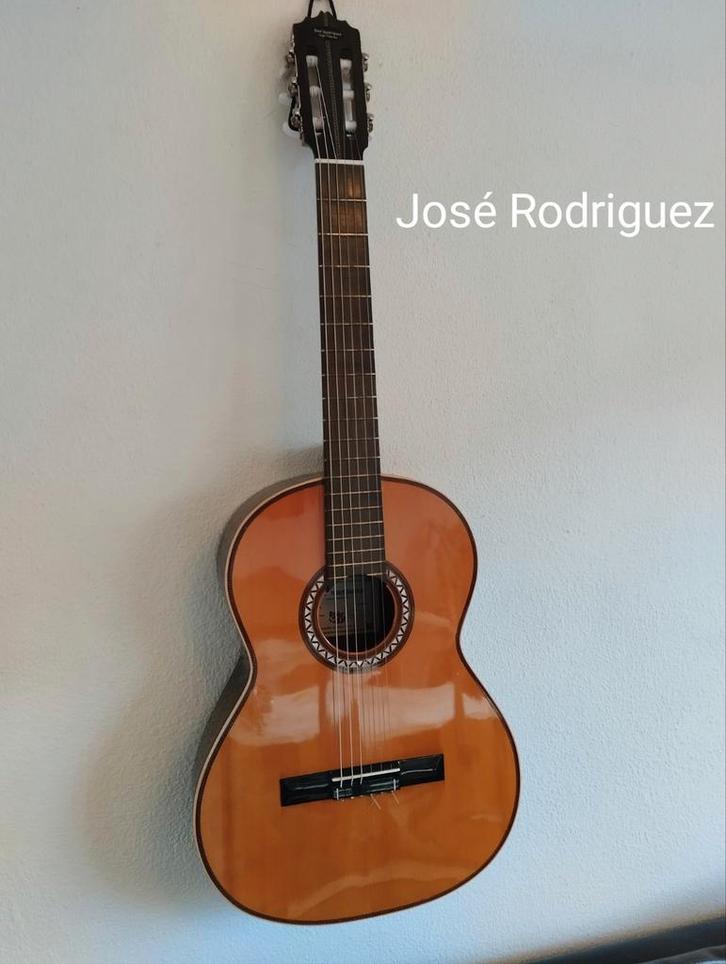 Jose Rodriguez 900, koopje!, Muziek en Instrumenten, Snaarinstrumenten | Gitaren | Akoestisch, Zo goed als nieuw, Klassieke of Spaanse gitaar