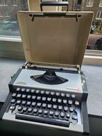 Olympia travel typemachine in koffer, Ophalen, Gebruikt